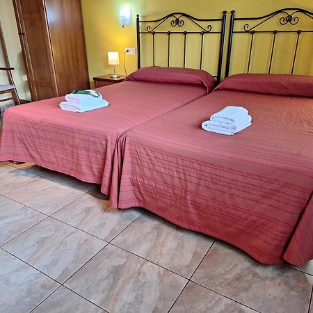 Hostal Europa San Roque del Acebal Bagian luar foto