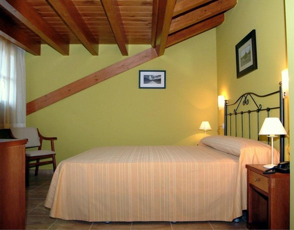 Hostal Europa San Roque del Acebal Bagian luar foto