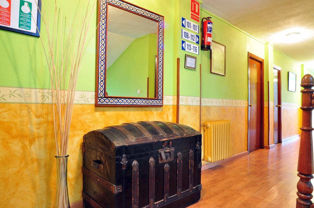 Hostal Europa San Roque del Acebal Bagian luar foto