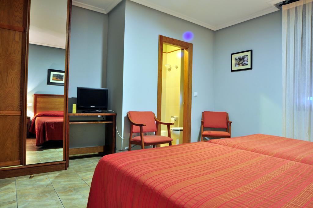 Hostal Europa San Roque del Acebal Bagian luar foto