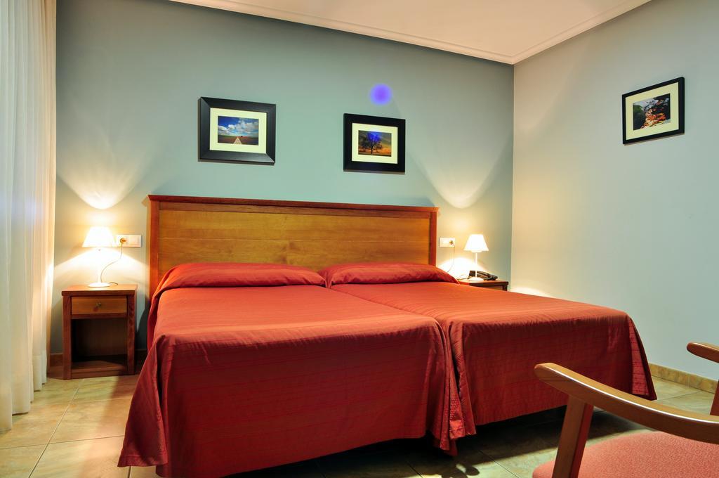 Hostal Europa San Roque del Acebal Bagian luar foto