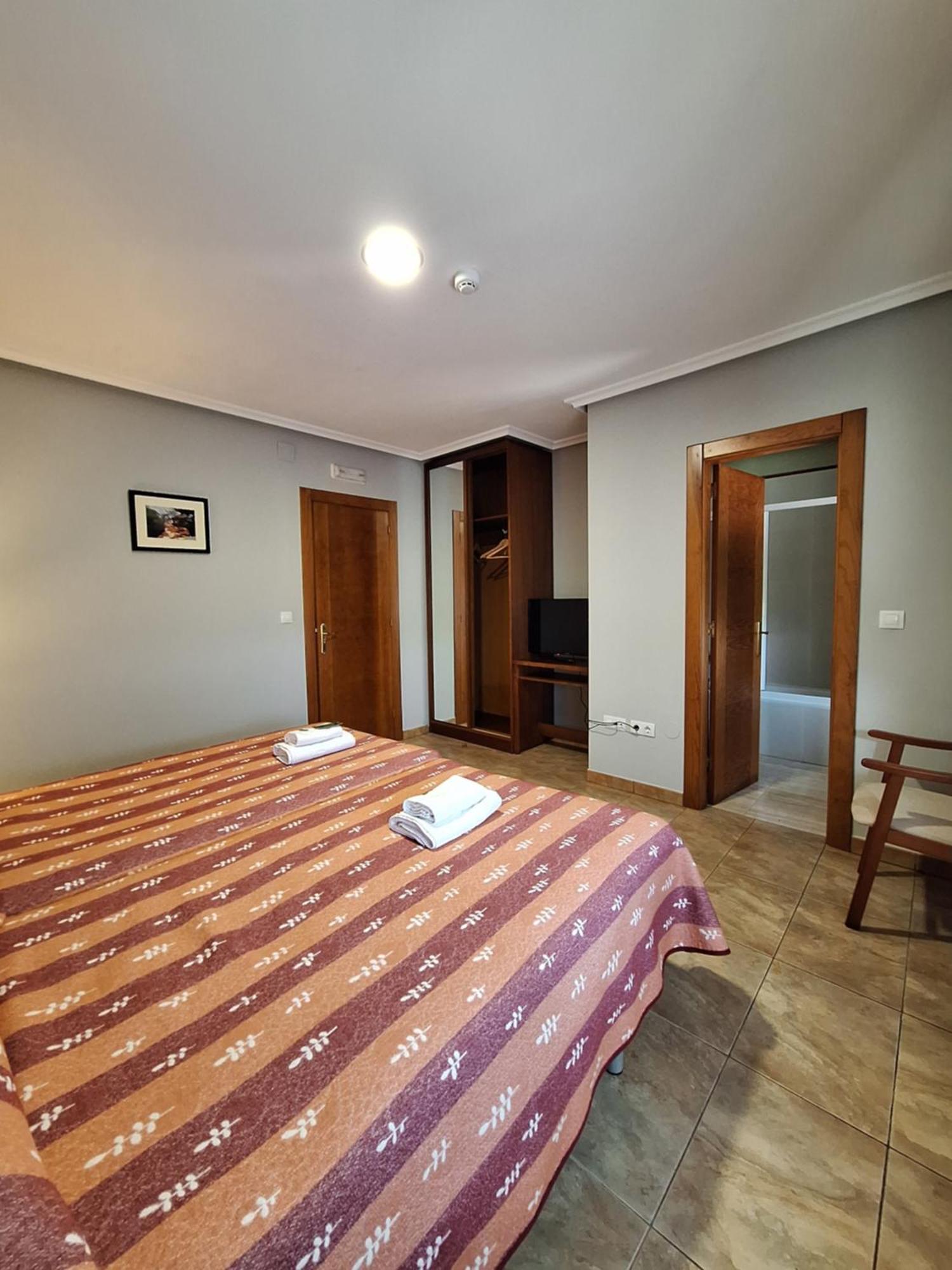 Hostal Europa San Roque del Acebal Bagian luar foto