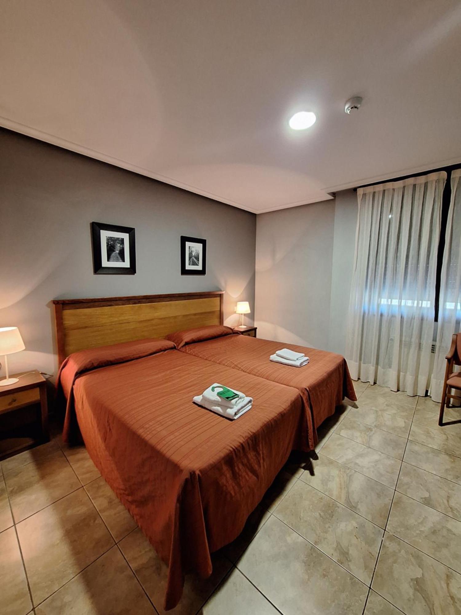 Hostal Europa San Roque del Acebal Bagian luar foto
