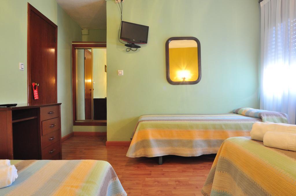 Hostal Europa San Roque del Acebal Bagian luar foto