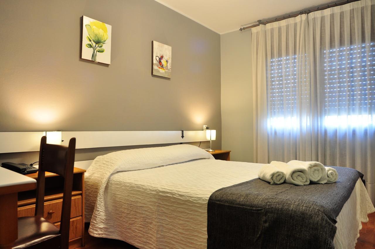 Hostal Europa San Roque del Acebal Bagian luar foto