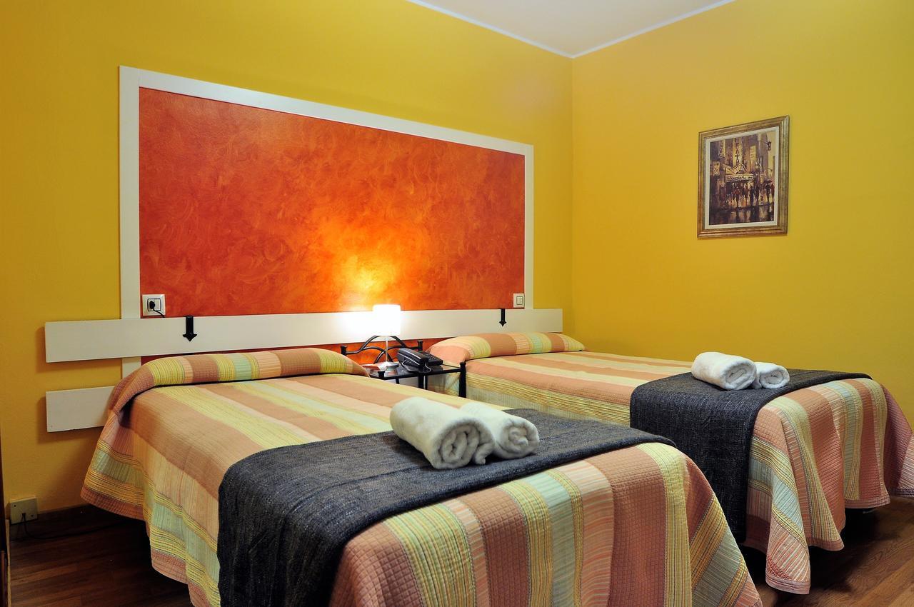 Hostal Europa San Roque del Acebal Bagian luar foto